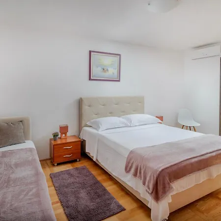 Jana Apartamento *