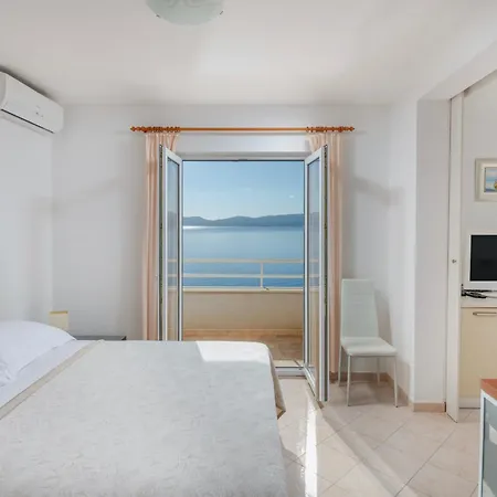 Jana Apartamento *